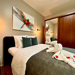 luxury-suites-castel.brusselshotelsbook.com/